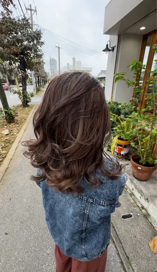 セミロング カラー KOU×北谷× BY MY SIDEのヘアスタイル