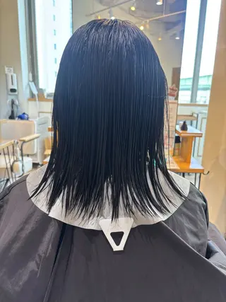 ショート カラー 肌に馴染むハイトーン /ミルクティーカラーのヘアスタイル