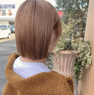 ショート カラー graxi'    グラシー所属・ブリーチ/ハイトーン SERINAのヘアスタイル