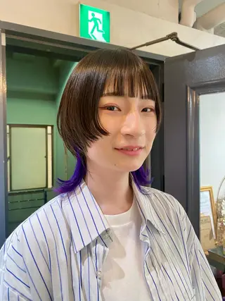 ショート カラー 梅田ハイトーン チダ ヒナノのヘアスタイル
