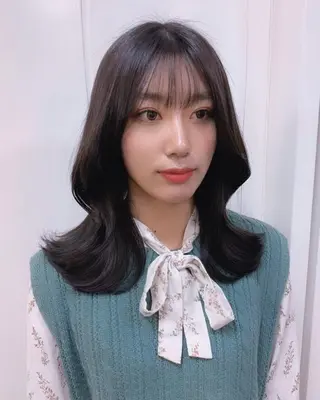 ミディアム カラー ヘアアレンジ As hair所属・柔らか垢抜けｶﾗｰと ｶｯﾄ🫧ASUKAのヘアスタイル