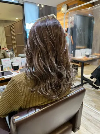セミロング レイヤーカット TAIKIのヘアスタイル