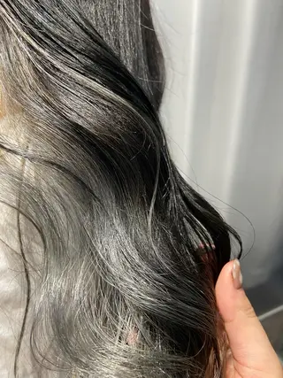 ロング カラー 石崎 真維のヘアスタイル