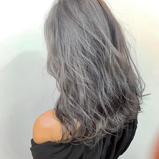 ミディアム カラー ☘️ブリーチ/ハイト ーン/レイヤー/のヘアスタイル