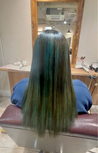 ロング カラー カイン トゥゾーのヘアスタイル