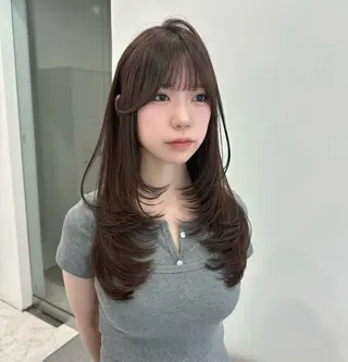 ロング カラー CITY louwe 脇坂彩音のヘアスタイル