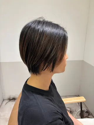 ショート ボブ／ショート 似合わせ🥇のヘアスタイル