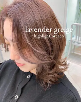 ミディアム カラー 岡野 静華のヘアスタイル