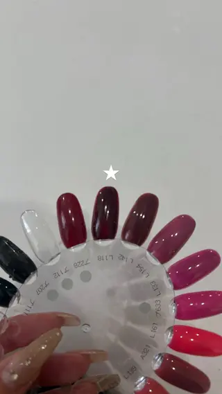 ネイル h i n a 🪽のネイルデザイン