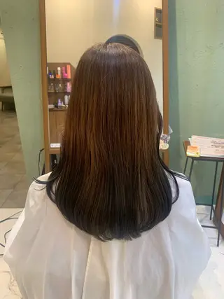 ミディアム 山瀬 萌香のヘアスタイル