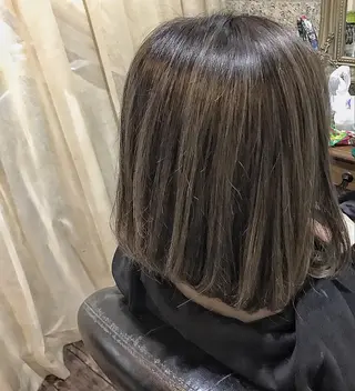 ミディアム カラー Tsuyoki .のヘアスタイル