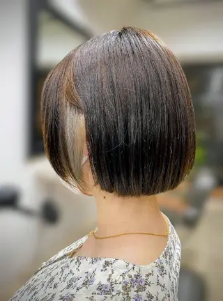 ミディアム K. RYOのヘアスタイル