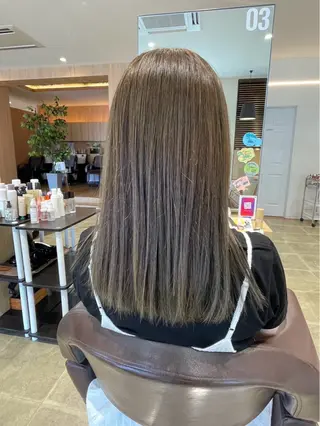 カラー 加藤 立夏のヘアスタイル