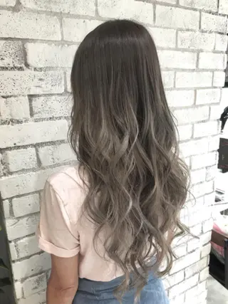 ロング カラー パーマ ヘアアレンジ メンズ キッズ ネイル マツエク・マツパ バレイヤージュ/ 髪質改善/渡邉悟🌱のヘアスタイル