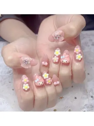 ミディアム 戸井田 静香のネイルデザイン