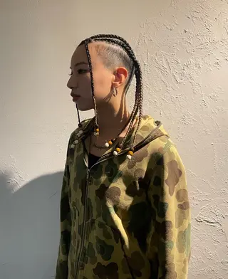 ヘアアレンジ コーンロウ／ブレイズ SYUのヘアスタイル