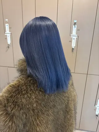 ミディアム カラー 八尋 悠希のヘアスタイル