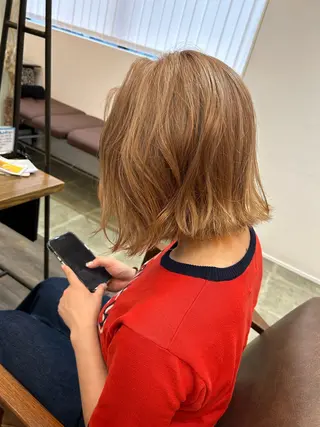 ミディアム カラー 松本 玲菜のヘアスタイル