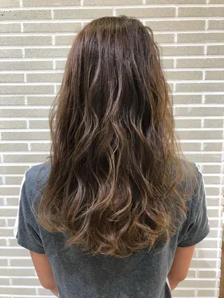 ロング カラー 山北 咲子のヘアスタイル