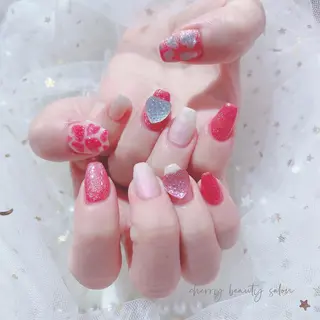 ミディアム ネイル SAKURA 🍒のネイルデザイン