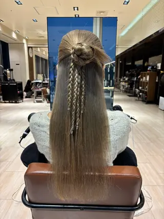 ミディアム ヘアアレンジ 穂積 未優のヘアスタイル