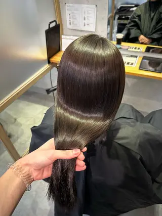 ロング JOS所属・上野/エフェクトブリ ーチ✂︎touiのヘアスタイル