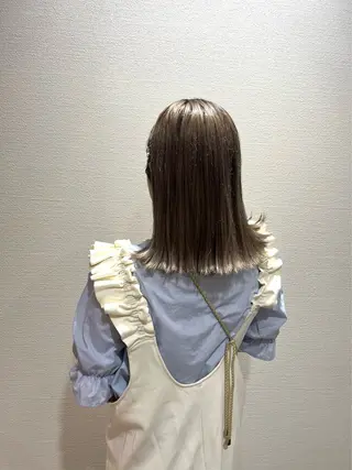 セミロング 夏向/ハイトーン /パーマのヘアスタイル