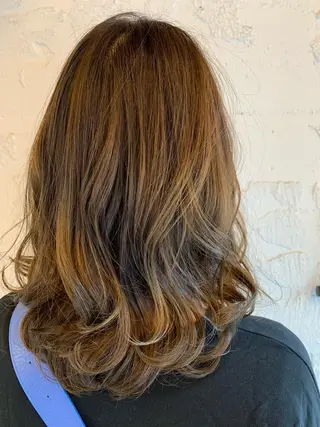 セミロング 髪質改善🌈 tomomiのヘアスタイル