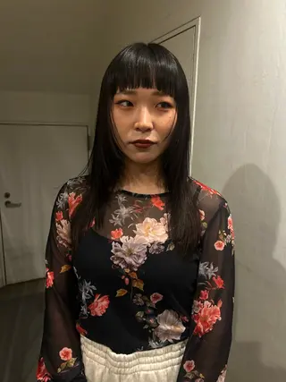 セミロング hen所属・心斎橋/レイヤー/ ブリーチ/モエのヘアスタイル