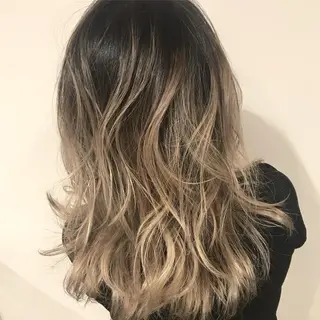 ミディアム カラー AMI Hair  supply所属・髪質改善カラー 韓国風レイヤーのヘアスタイル