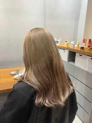 ロング カラー エマ ピボット 中川店所属・富原崇太/切りっぱな しボブ/透明感カラーのヘアスタイル