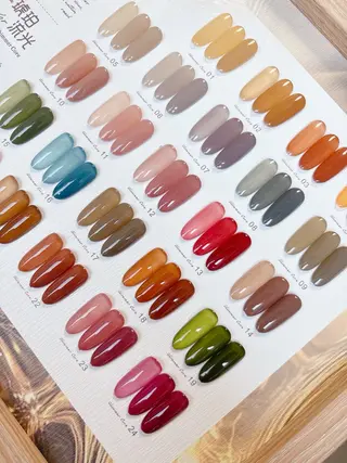 ネイル 🦋 MiKi 🦋 ネイルサロンのネイルデザイン