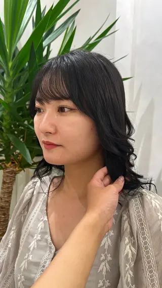 ミディアム 𝑴𝑰𝑨🎀赤髪 /ピンク/髪質改善のヘアスタイル