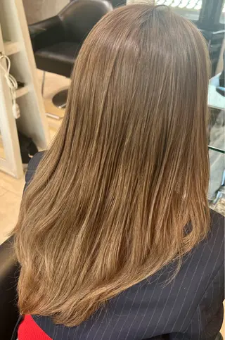 セミロング ヤマダ ショウコのヘアスタイル