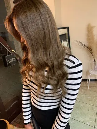 ロング カラー ヘアーサロンaxia所属・上田 英樹のヘアスタイル