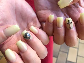 ミディアム リザボーテ八王子店所属・yuki ⌇ リザボーテ八王子店のネイルデザイン