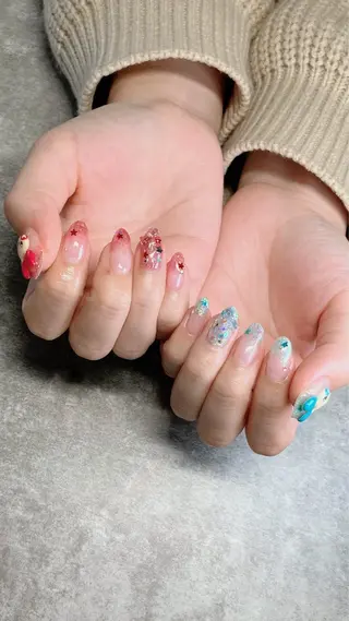 ネイル haleyume所属・shino🌟 痛ネイルのネイルデザイン