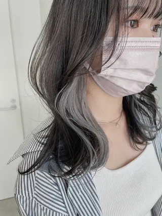 ミディアム カラー レイヤーカット 透明感カラーのヘアスタイル