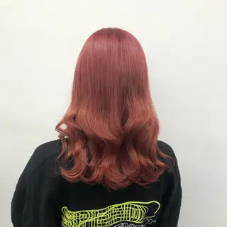 セミロング 寒色＆ブリーチ特化 寒色MiOのヘアスタイル