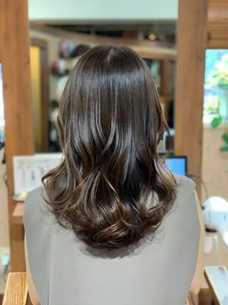 セミロング 武田尚子🌸 自然に仕上がる矯正のヘアスタイル