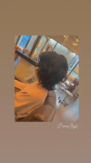 ミディアム パーマ ハイライト/インナー /ブリーチ/レイヤーのヘアスタイル