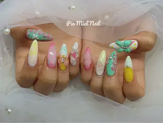 セミロング Pio Mielのネイルデザイン