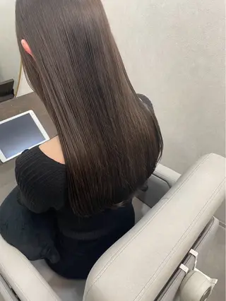 ロング 汐 李のヘアスタイル