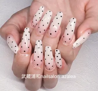 ネイル R inのネイルデザイン