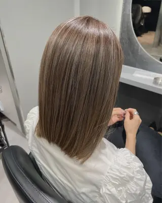 カラー 石井 潤のヘアスタイル