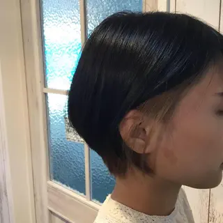 ショート カラー embrace エンブレイスのヘアスタイル