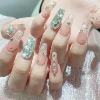 ネイル Queens PUPUのネイルデザイン