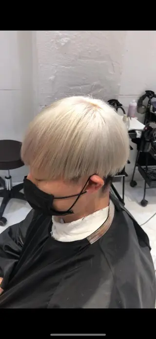 カラー ROVER所属・👑ホワイトカラー ブロンド特化👑映人のヘアスタイル