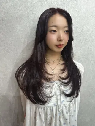ロング カラー AIRI layer cut hairのヘアスタイル