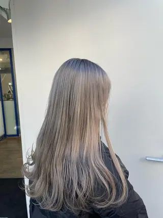 カラー ボブ/レイヤー /河内温太のヘアスタイル